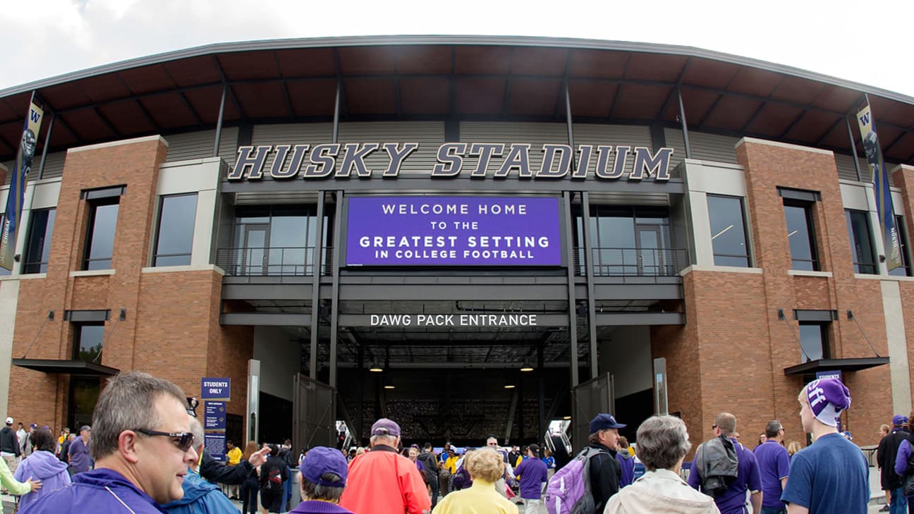 Husky Stadium (TX)