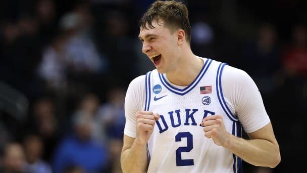 Who has received the Wooden Award? NCAA basketball winners
