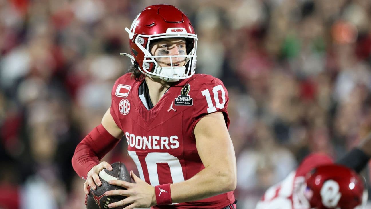 Oklahoma Sooners quarterback John Mateer (10) looks to make a pass in the first half against the Alabama Crimson Tide at Gaylord Family OK Memorial Stadium.