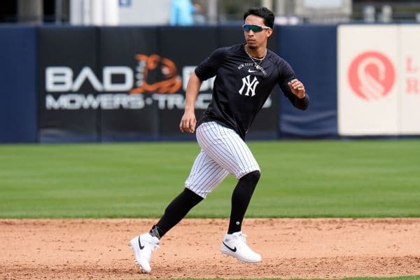 Oswaldo Cabrera agrees to $1 million, 1-year deal with Reds