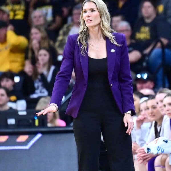 Former Holy Cross coach Maureen Magarity hired at Vermont