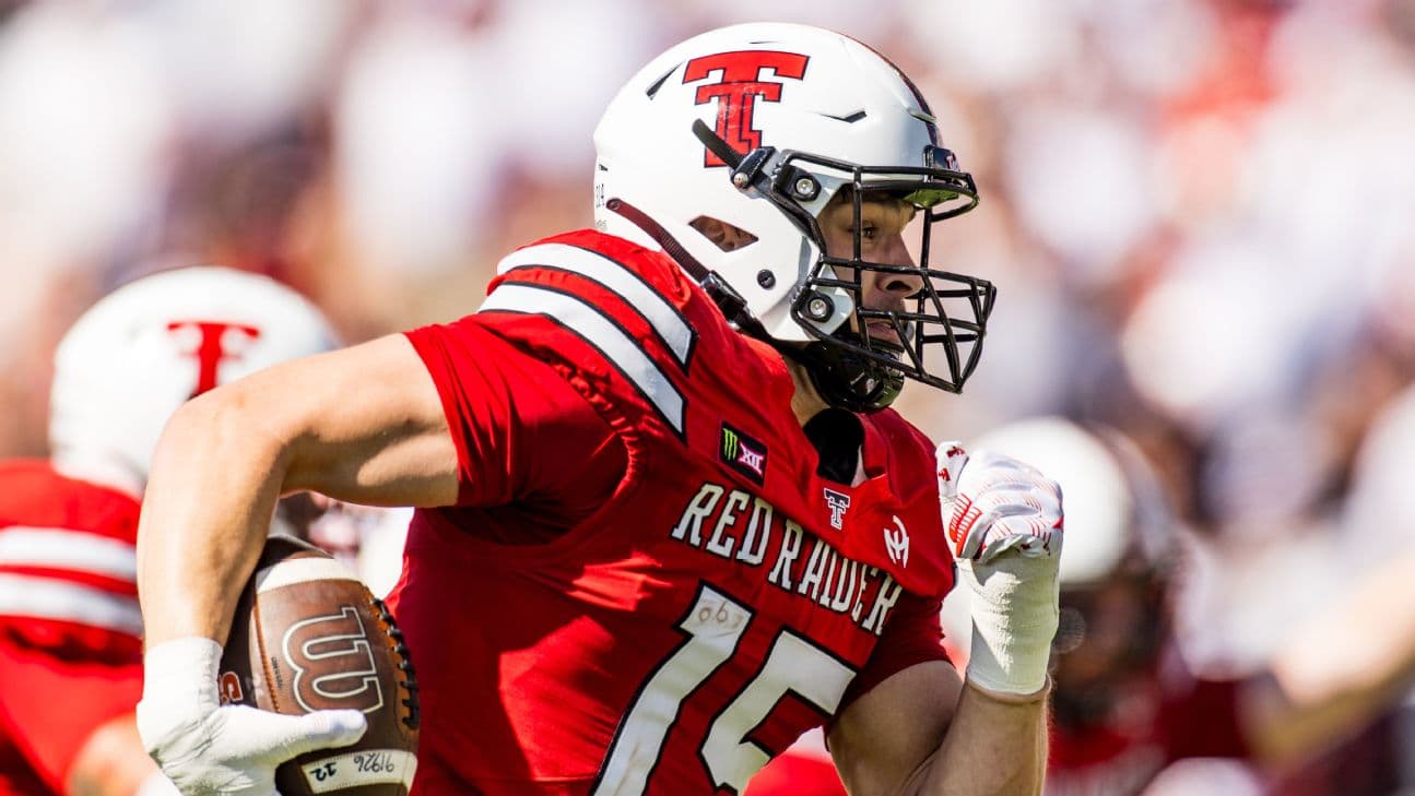 Texas Tech linebacker returns INTs for TDs on consecutive passes
