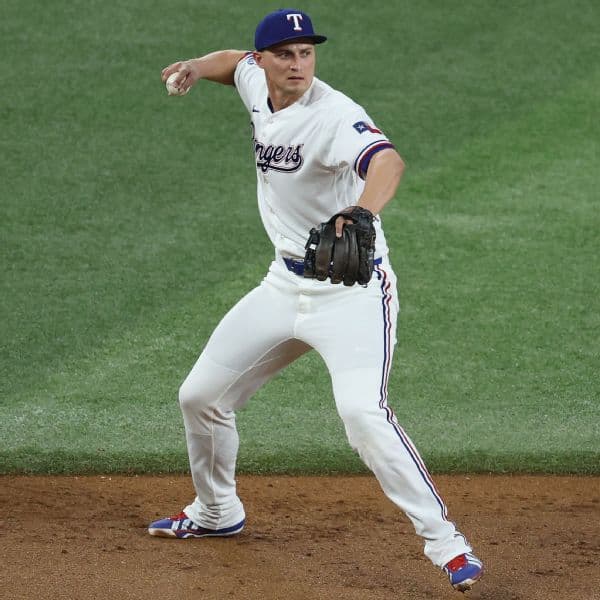 Rangers SS Seager finished season with bone spur in elbow